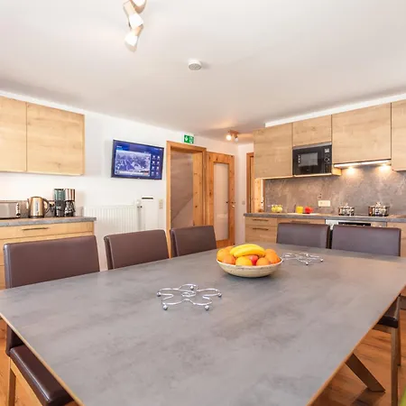 Salzburgerhof * ザールバッハ・ヒンターグレム